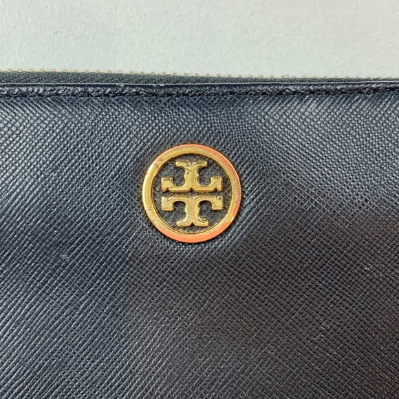 🎉SOLD🎉Tory Burch Black Full Zip Around Wallet - Picture 2 of 8
